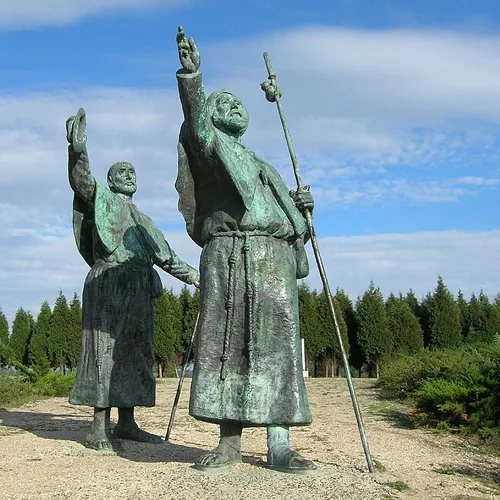 Monumento a los peregrinos en Monte do Gozo - Inicio de la etapa final guiada del Camino de Santiago