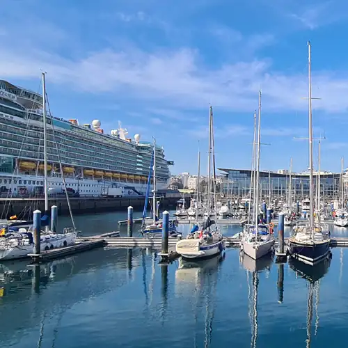 Crucero en el puerto de A Coruña