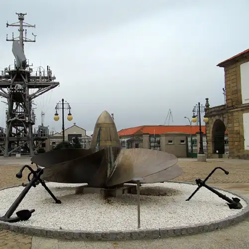 Museo Naval de Ferrol durante una visita guiada en español
