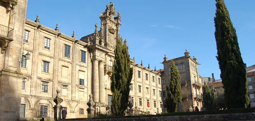 Fachada de San Martiño Pinario en la visita guiada a Santigo de Compostela