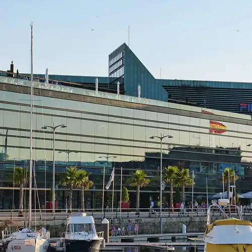 Panorama de Vigo entre o porto e o centro histórico durante um tour guiado
