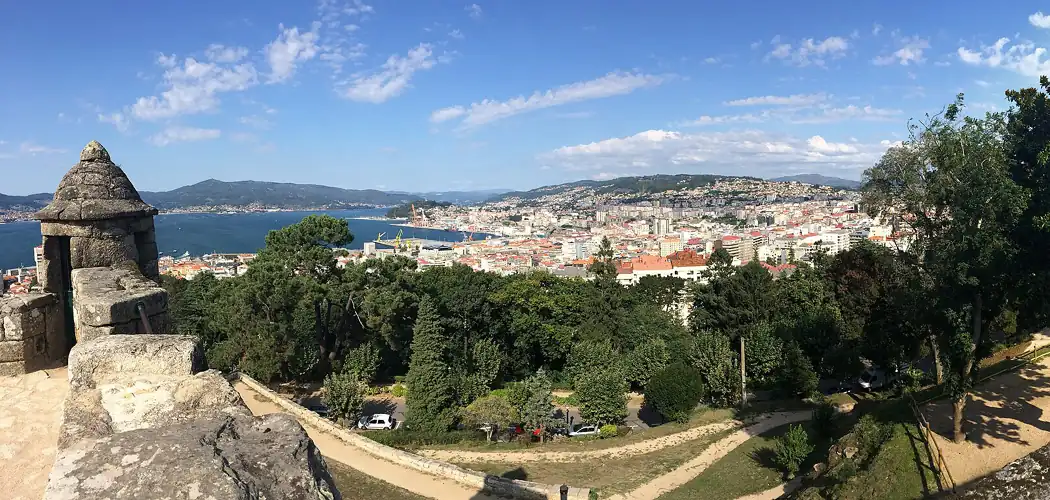 Vista a partir da Fortaleza de San Sebastián em Vigo – visita guiada em português