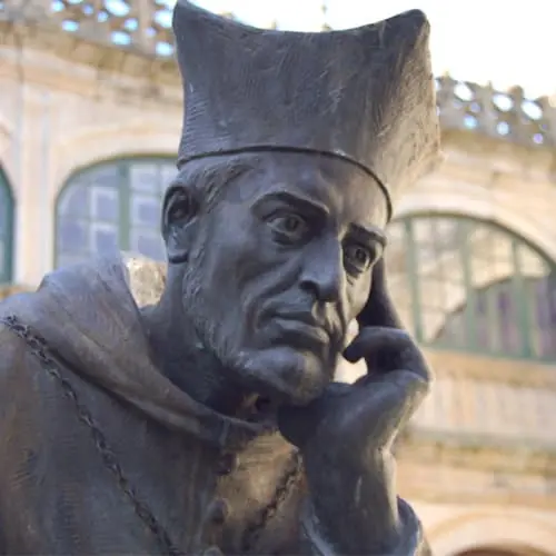 Busto do Arzobispo Fonseca no Tour Privado ao Centro Histórico de Santiago de Compostela em poratugues