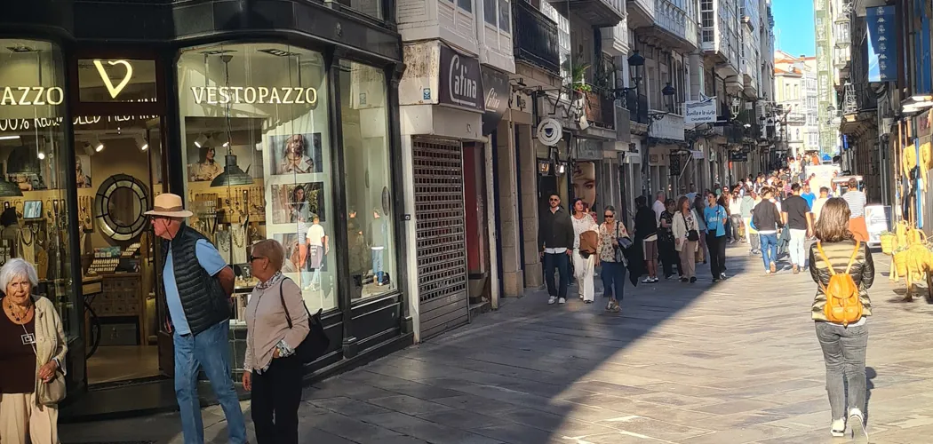 Calle Real em A Corunha, rua histórica ligada aos locais da infância de Picasso