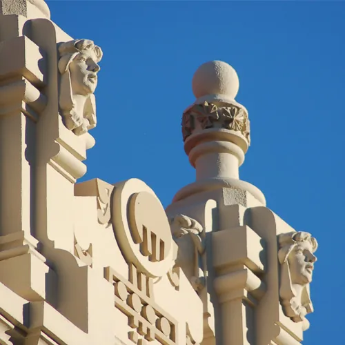 Casa Viturro em A Corunha, exemplo de arquitectura modernista presente no tour de Picasso